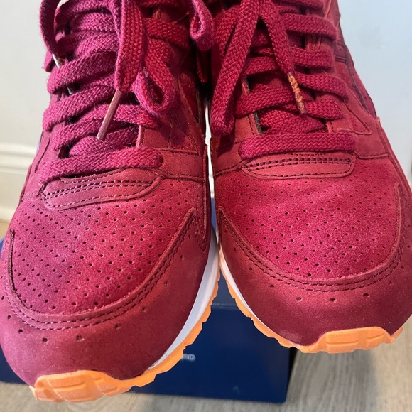 ASICS men size 8 - Picture 2 of 3